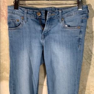 Selling woman’s junior jeans from H & M